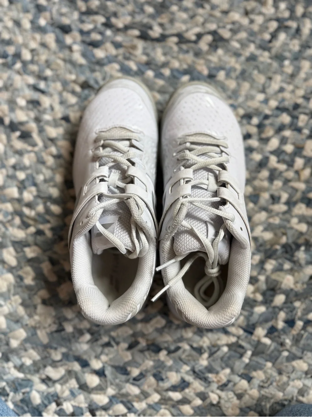 Babolat Youth court tennis shoes size 5.5